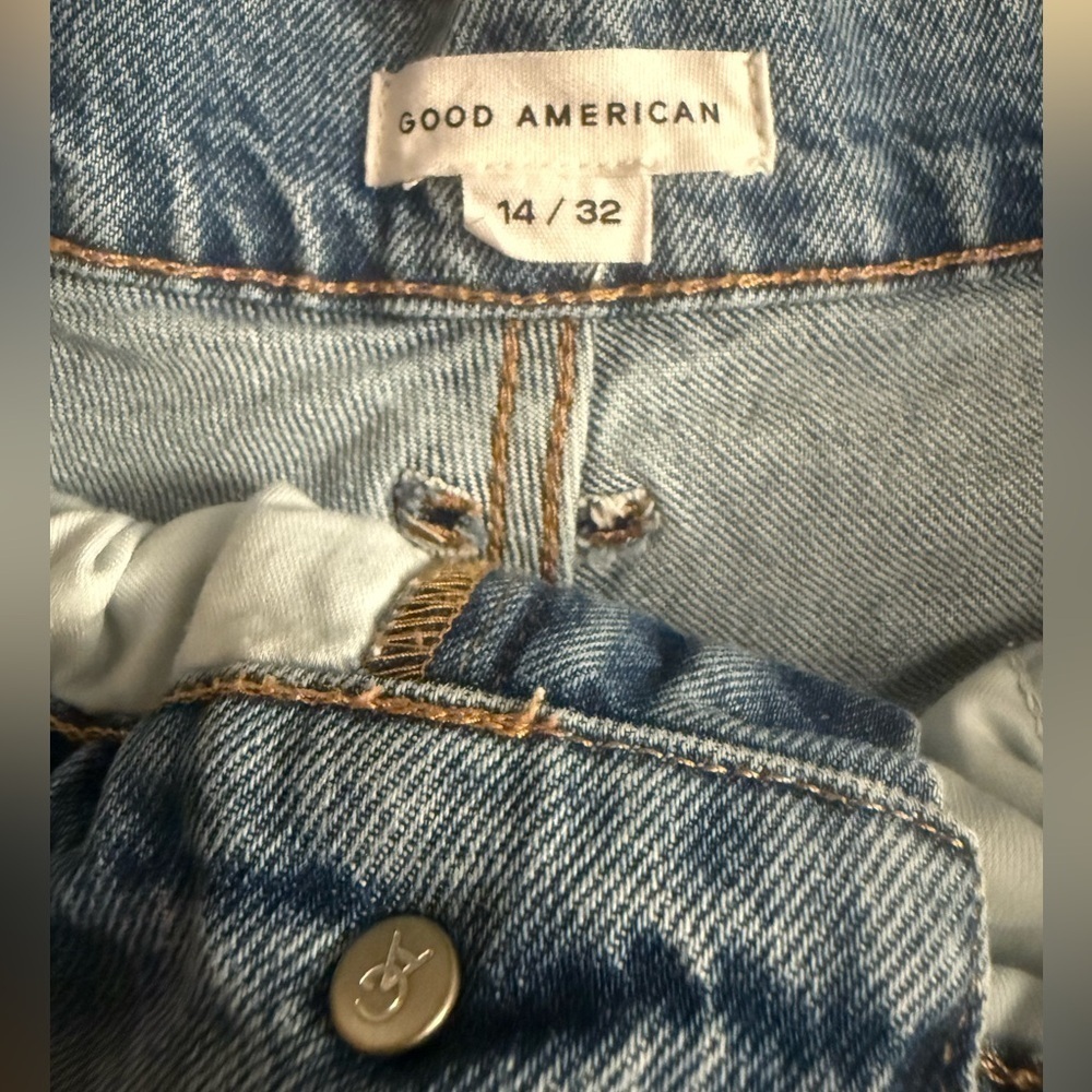 Good American Denim Blue Cotton Jean Shorts Distressed Size 14/32 Preppy Summer - Picture 5 of 11
